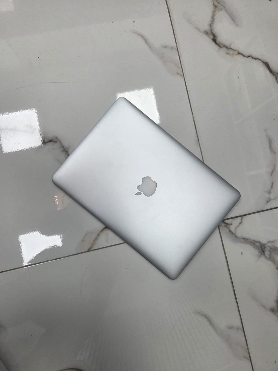 MacBook Air (13-inch, 2015) A1466 | Ram 8 GB | 128 GB SSD | 13 inches | Core i5 - Image 3